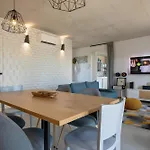 House Brajdine Lounge *