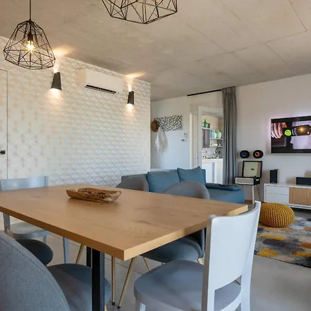 House Brajdine Lounge *