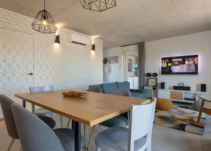 House Brajdine Lounge *