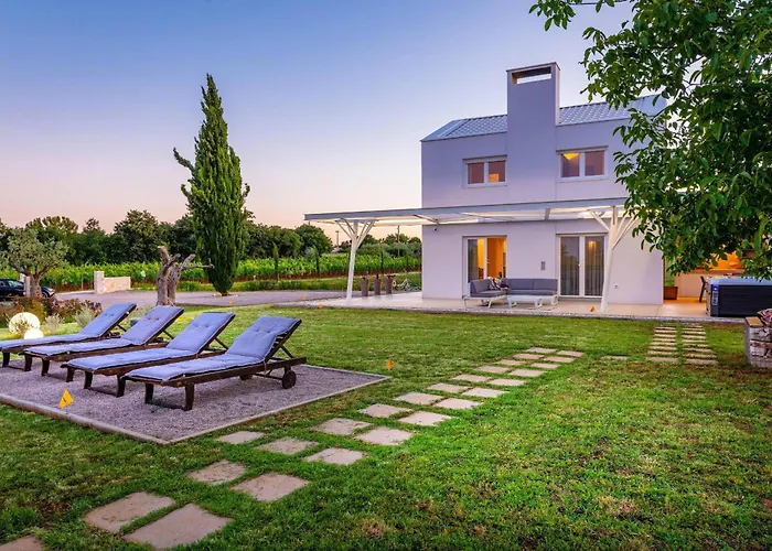 House Brajdine Lounge *